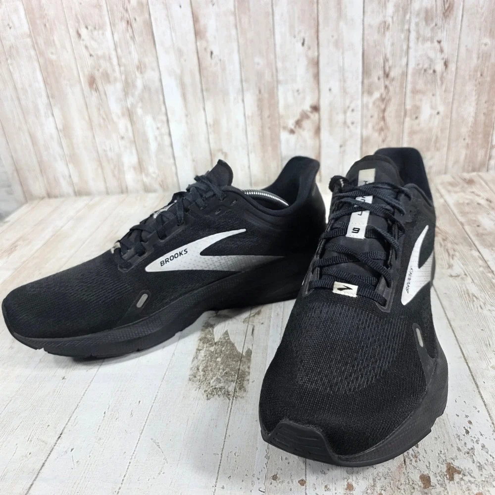 Brooks Launch 9 Mens Running Shoes Black White 1103861D048 Size 11.5 D